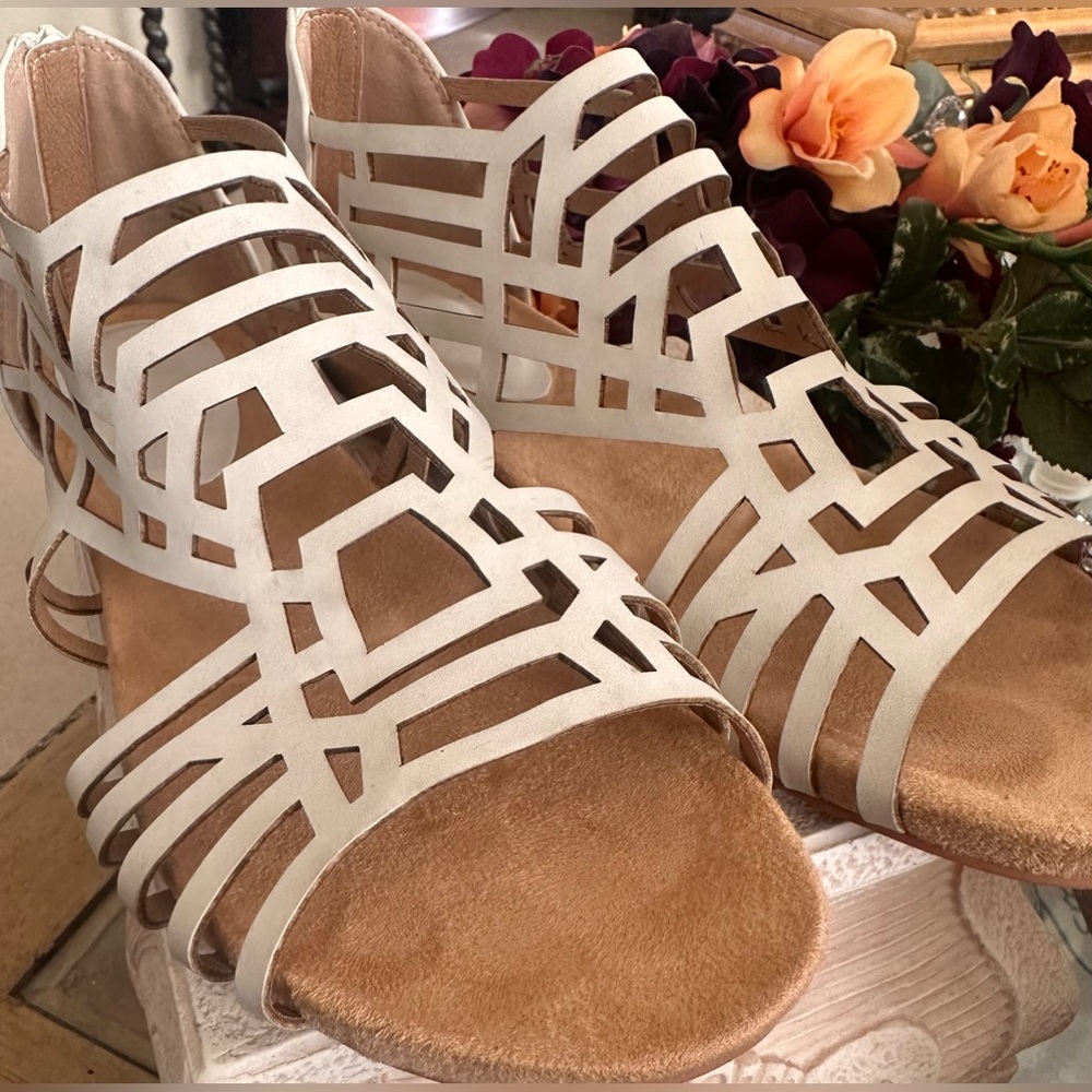 Bellimi Nazareth Gladiator Sandals NWT